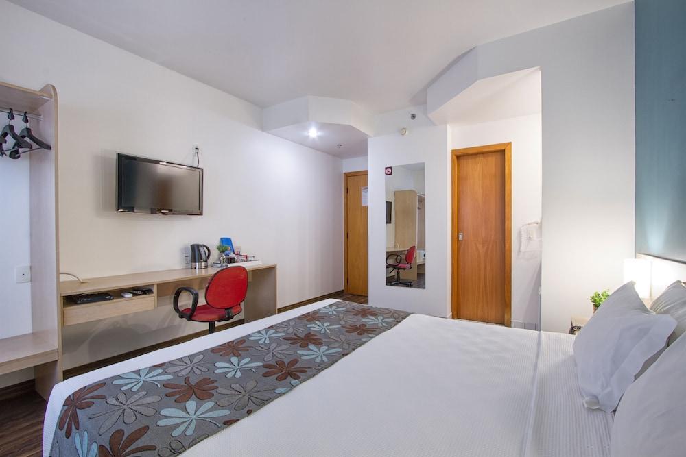 Comfort Hotel Жоинвили Экстерьер фото