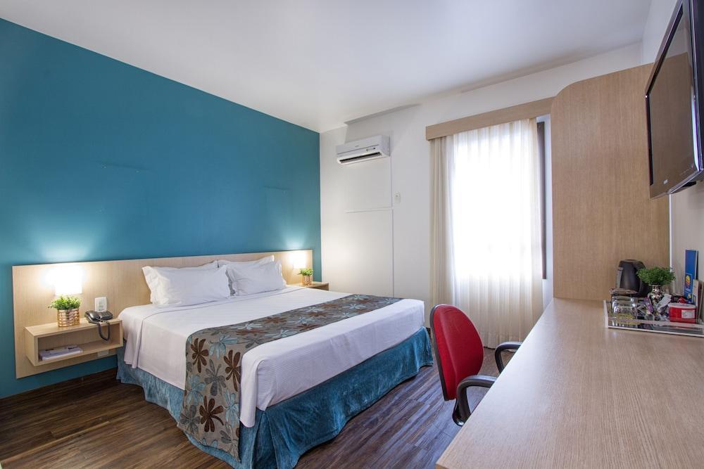Comfort Hotel Жоинвили Экстерьер фото