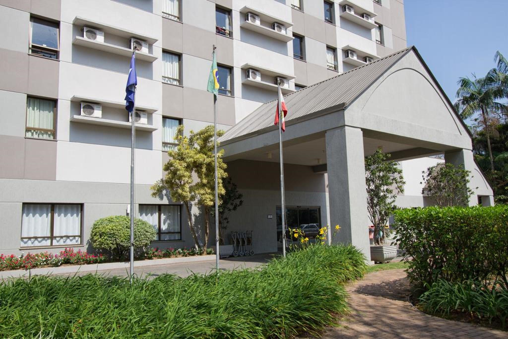 Comfort Hotel Жоинвили Экстерьер фото