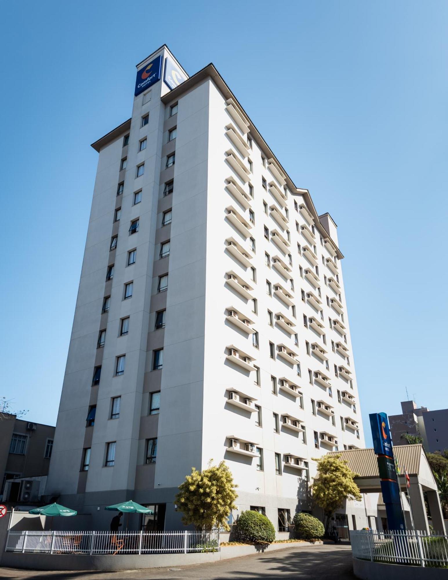 Comfort Hotel Жоинвили Экстерьер фото