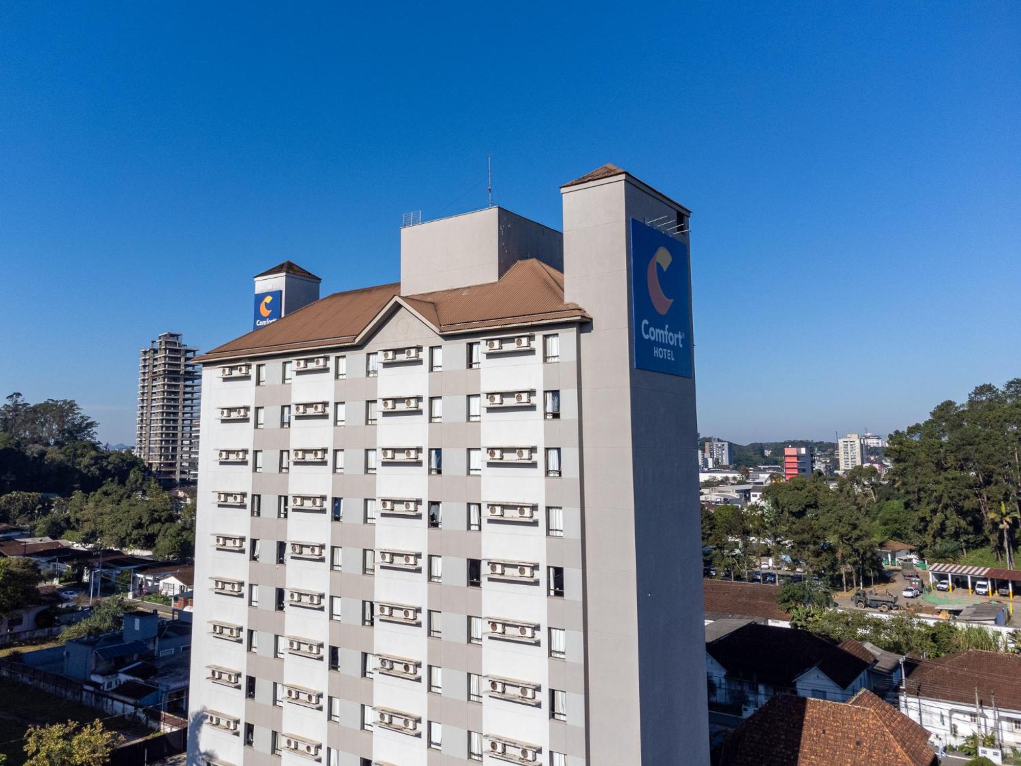 Comfort Hotel Жоинвили Экстерьер фото