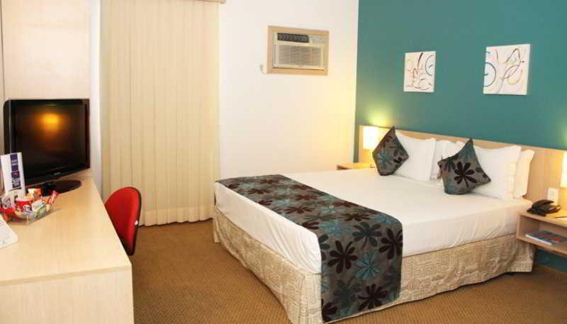 Comfort Hotel Жоинвили Экстерьер фото