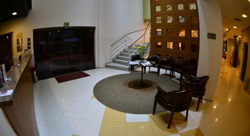 Comfort Hotel Жоинвили Экстерьер фото