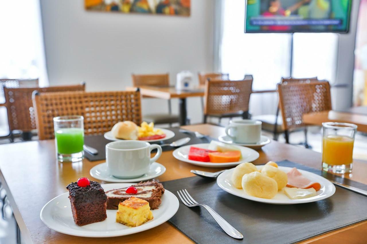 Comfort Hotel Жоинвили Экстерьер фото